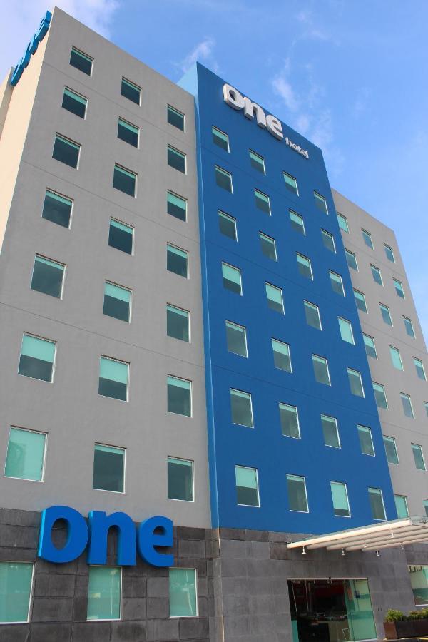 One Guadalajara Tapatio Hotel 3*