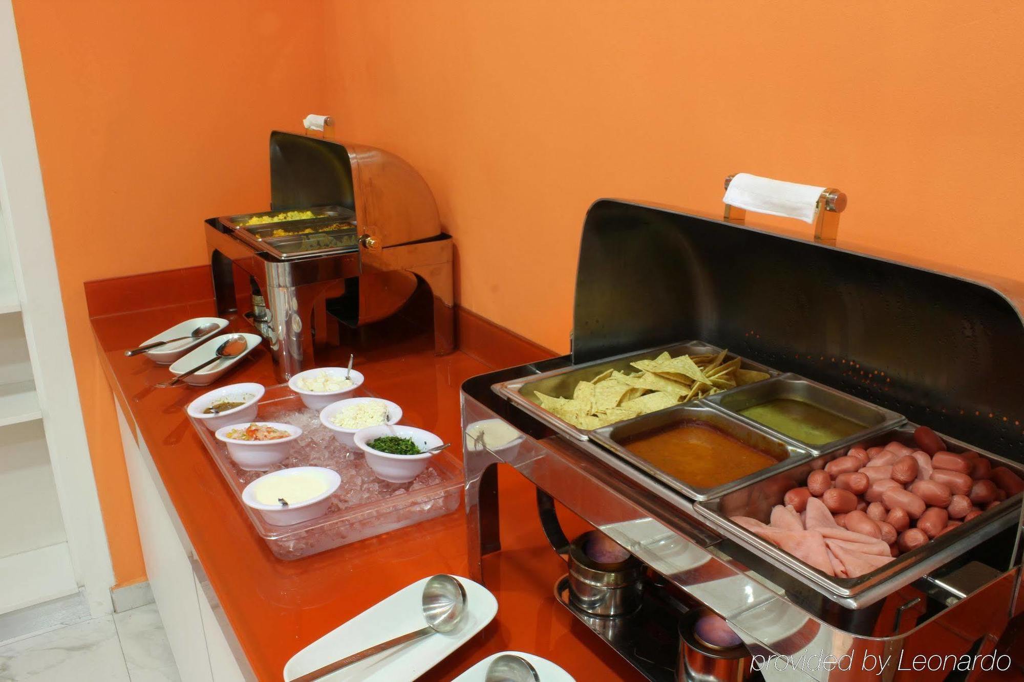 One Guadalajara Tapatio Hotel 3*